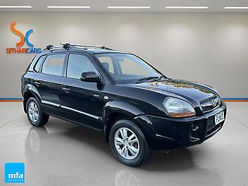 119,614 Km, SUV / 4x4, 1975 cc, Petrol engine, Auto