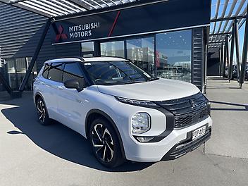 58,472 Km, RV/SUV, 236098 cc, Petrol, Hybrid engine, Automatic