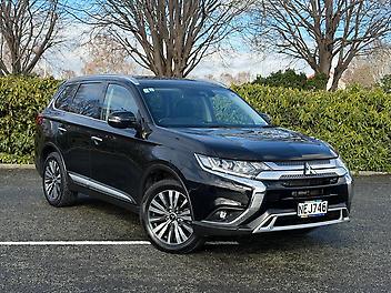 122,383 Km, RV-SUV, 2400 cc,  engine, Tiptronic Automatic