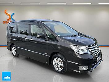 166,749 Km, Station Wagon, 1997 cc, Hybrid (Electric) engine, Auto