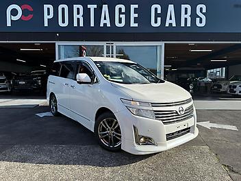 119,900 Km, People Movers, 2500 cc, Petrol engine, Automatic