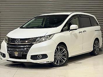 59,023 Km, Van, 2400 cc, Petrol engine, Automatic