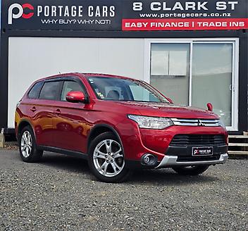 84,257 Km, Hatchback, 2400 cc, Petrol engine, Automatic