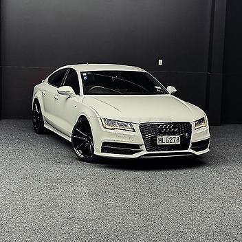 162,000 Km, Sedan, 2967 cc, Diesel engine, Automatic