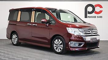 99,650 Km, People Movers, 1997 cc, Petrol engine, Automatic