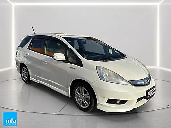 154,975 Km, Station Wagon, 1339 cc, Hybrid (Electric) engine, Auto