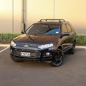 122,500 Km, Station Wagon, 3984 cc, Petrol engine, Automatic