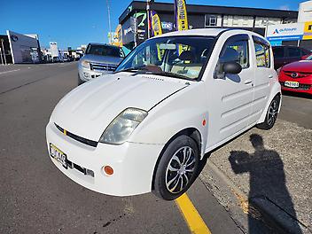 172,225 Km, Sedan, 1294 cc, Petrol engine, Automatic