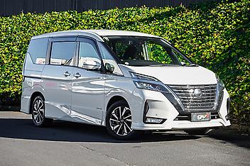 84,295 Km, People Mover, 2000 cc, Hybrid engine, Automatic