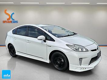 106,632 Km, Hatchback, 1800 cc, Hybrid engine, Auto