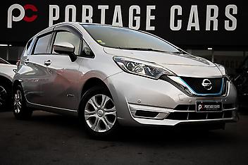 69,579 Km, Hatchback, 1198 cc, Hybrid engine, Automatic