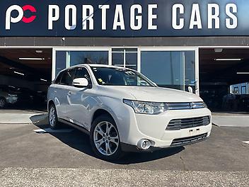 80,900 Km, RV-SUV, 2359 cc, Petrol engine, Automatic