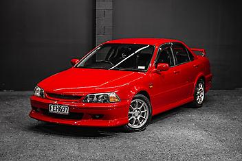 162,000 Km, Sedan, 2156 cc, Petrol engine, Manual