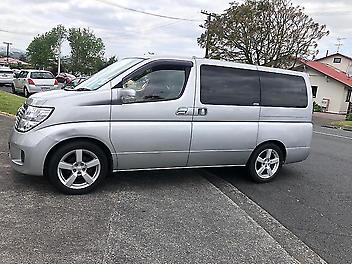 97,277 Km, Coach, 2495 cc, Petrol engine, Automatic