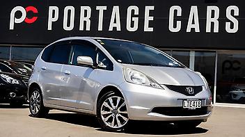 99,299 Km, Hatchback, 1330 cc, Petrol engine, Automatic