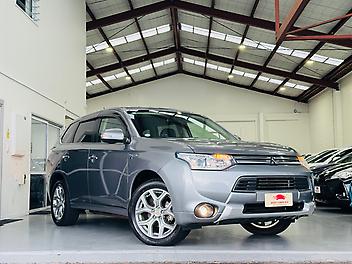 93,450 Km, RV-SUV, 1997 cc, Plug-in hybrid engine, Automatic