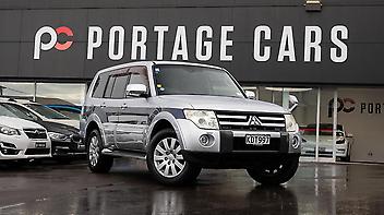 175,765 Km, Station Wagon, 3820 cc, Petrol engine, Automatic