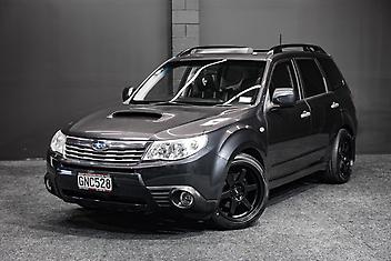 176,000 Km, RV-SUV, 2457 cc, Petrol engine, Manual