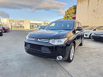 31,376 Km, RV-SUV, 2359 cc, Petrol engine, Automatic