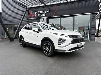 38,800 Km, RV/SUV, 236094 cc, Petrol, Hybrid engine, Automatic