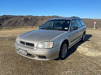 225,620 Km, Station Wagon, 1990 cc, Petrol engine, 4-Speed Auto