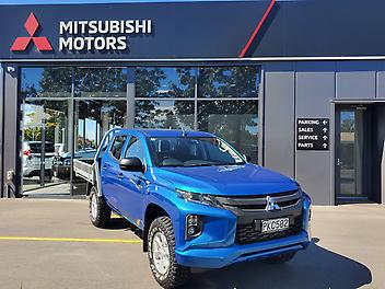 45,790 Km, Utility, 2442135 cc, Diesel engine, 6-gear automatic