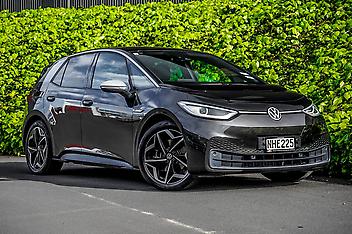 43,163 Km, Hatchback, 0 cc, Electric engine, Automatic