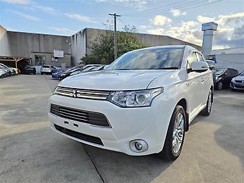 72,239 Km, RV-SUV, 2000 cc, Plug-in hybrid engine, Automatic