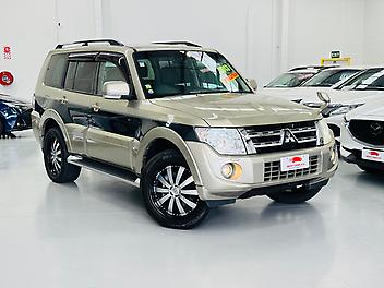 174,704 Km, RV-SUV, 3200 cc, Diesel engine, Automatic