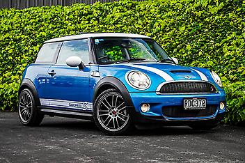 127,345 Km, Hatchback, 1600 cc, Petrol engine, Automatic