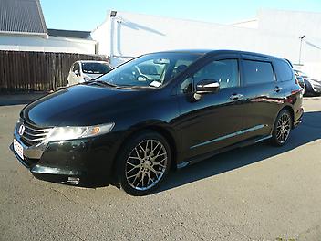 162,900 Km, Station Wagon, 2400 cc, Petrol engine, automatic