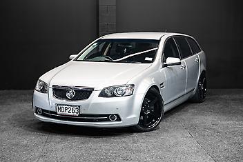 137,522 Km, Station Wagon, 6000 cc, Petrol engine, Automatic