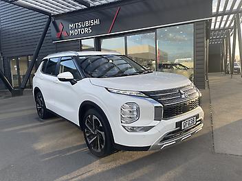 101,238 Km, RV/SUV, 2488135 cc, Petrol engine, CVT