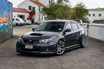 152,000 Km, Hatchback, 2450 cc, Petrol engine, Automatic