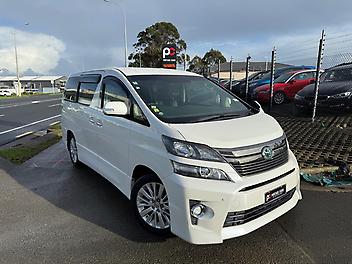 107,600 Km, People Movers, 2362 cc, Petrol engine, Automatic
