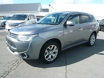 81,800 Km, RV/SUV, 2000 cc, Plug-In Hybrid (Petrol) engine, paddle shift automatic