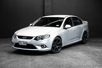 133,889 Km, Sedan, 3984 cc, Petrol engine, Automatic