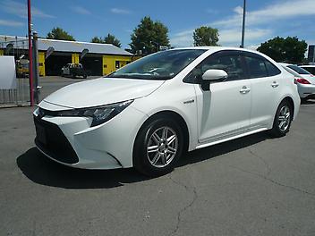 67,000 Km, Sedan, 1800 cc, Hybrid (Electric) engine, automatic