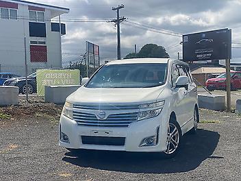 125,000 Km, People Movers, 2500 cc, Petrol engine, Automatic