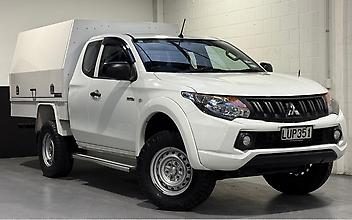 157,655 Km, Ute, 2442 cc, Diesel engine, AT