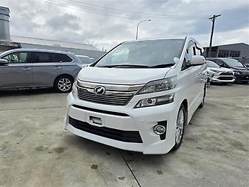 82,684 Km, Van, 2360 cc, Petrol engine, Automatic