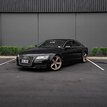 89,000 Km, Sedan, 2773 cc, Petrol engine, Automatic