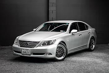 94,000 Km, Sedan, 4600 cc, Petrol engine, Tiptronic
