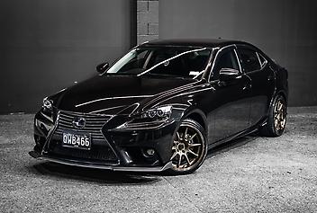105,898 Km, Sedan, 2493 cc, Hybrid engine, Automatic