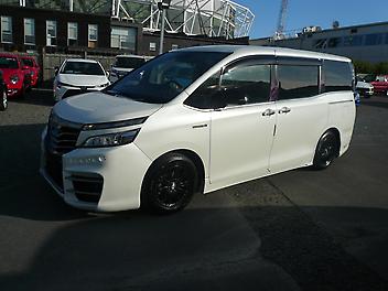 83,600 Km, People Movers, 1800 cc, Hybrid (Electric) engine, automatic