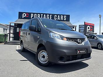 126 Km, Van, 1597 cc, Petrol engine, Automatic
