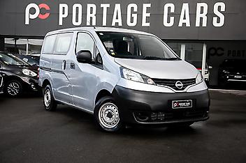 140 Km, Van, 1597 cc, Petrol engine, Automatic