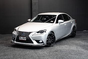 66,000 Km, Sedan, 2493 cc, Hybrid engine, Automatic