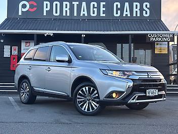 115,597 Km, Station Wagon, 2360 cc, Petrol engine, Automatic