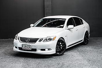 128,000 Km, Sedan, 4292 cc, Petrol engine, Tiptronic